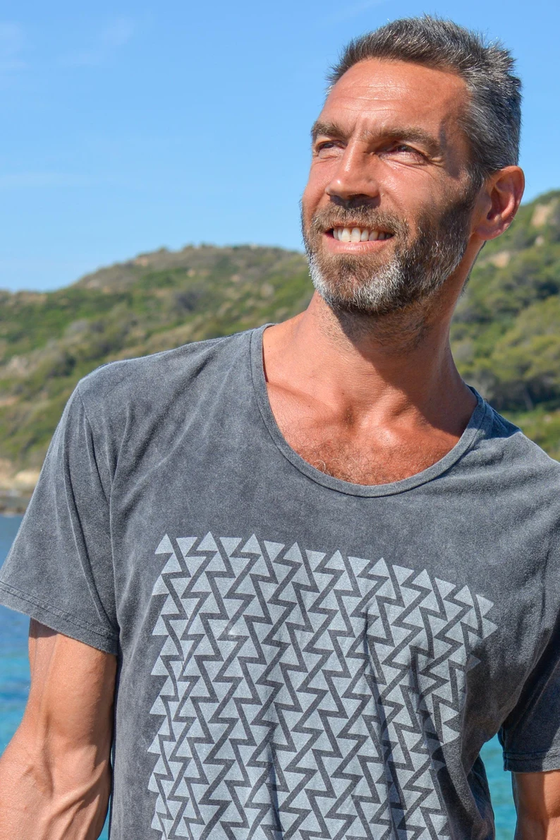 Graphic Men T-shirt - Image 9